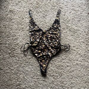 Sommer Swim Leopard Print One-Piece Swimsuit - Black & Tan